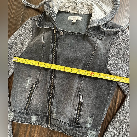 Cropped Jacket - Picture 4 of 9